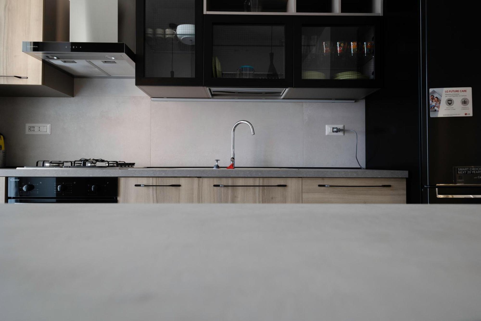 Sunrise Waterfront - Central Apartment With Sea View Balcony - モルフェッタ エクステリア 写真