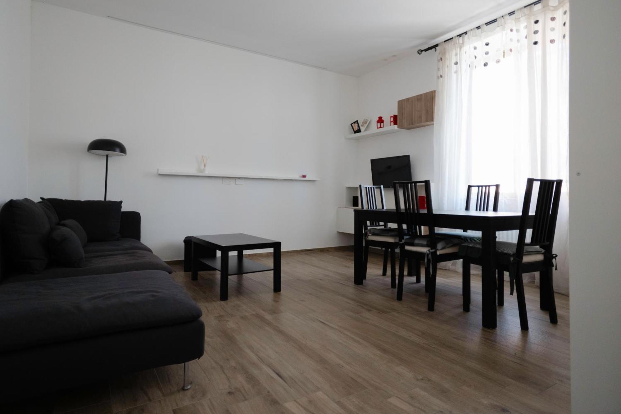 Sunrise Waterfront - Central Apartment With Sea View Balcony - モルフェッタ エクステリア 写真